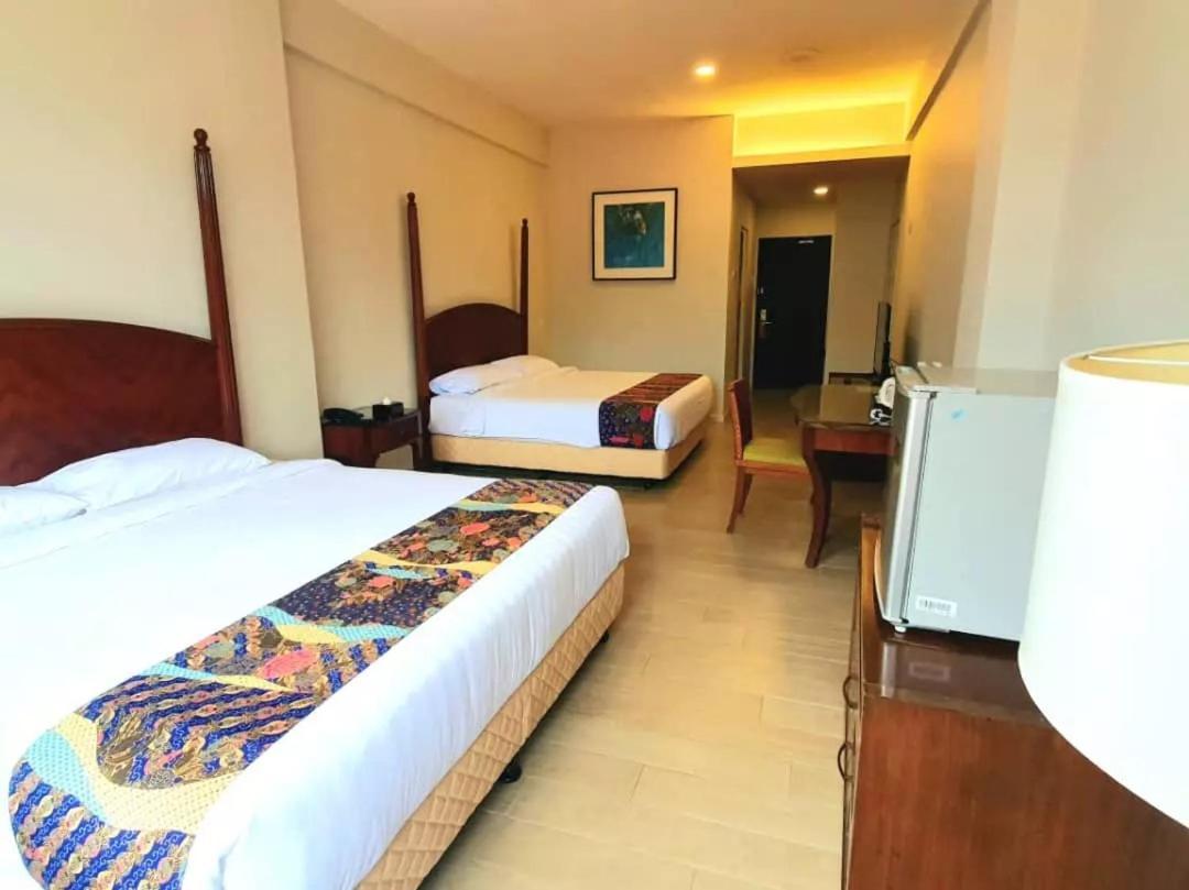 Adena Beach Resort Куантан Экстерьер фото